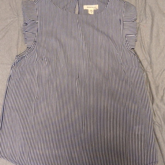 Monteau Ruffle Sleeve Top - Picture 2 of 5